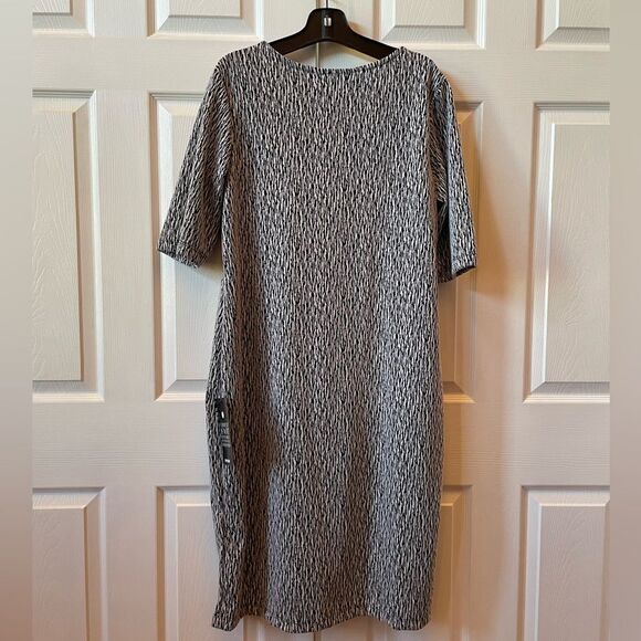 BLACK AND WHITE PULL OVER DRESS WITH 3/4 LENGTH SLEEVES SIZE 18/20 NWT - Picture 6 of 6